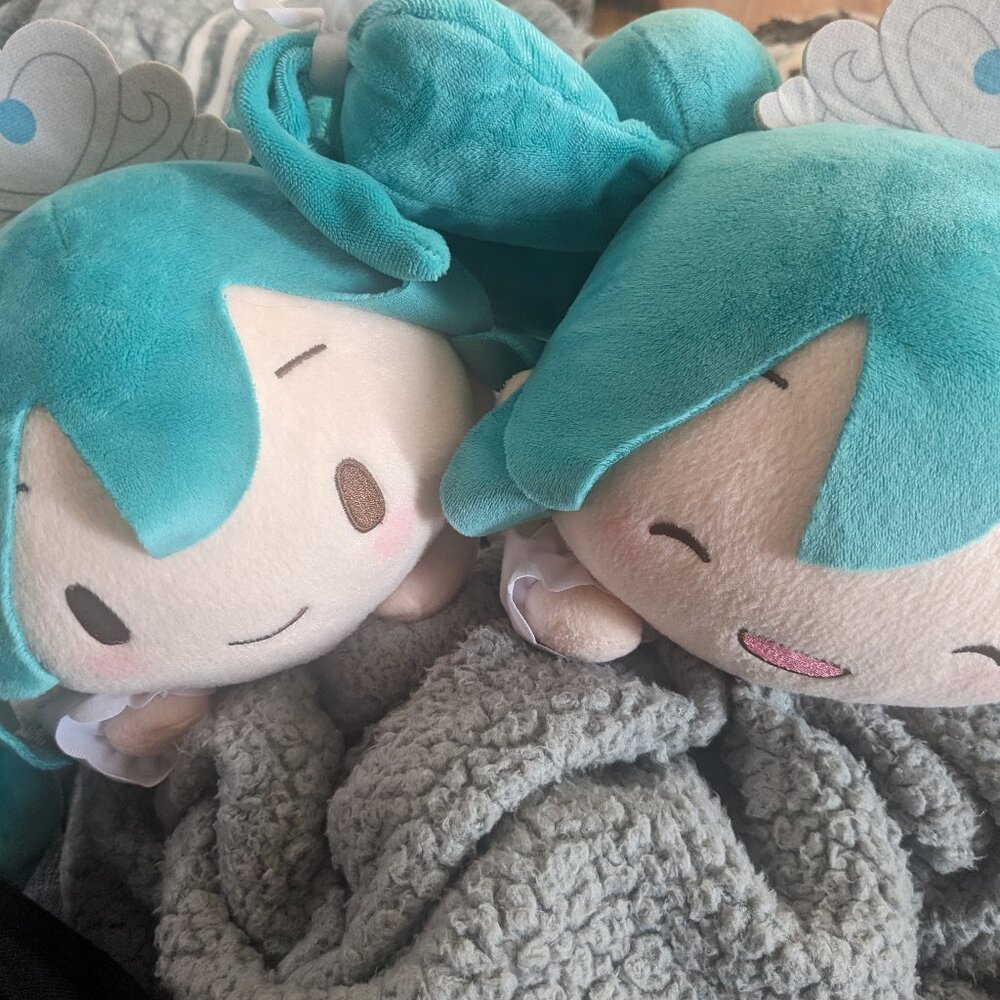 2x LIMITED EDITION Hatsune Miku 15th anniversary nesoberi plushie vocaloid